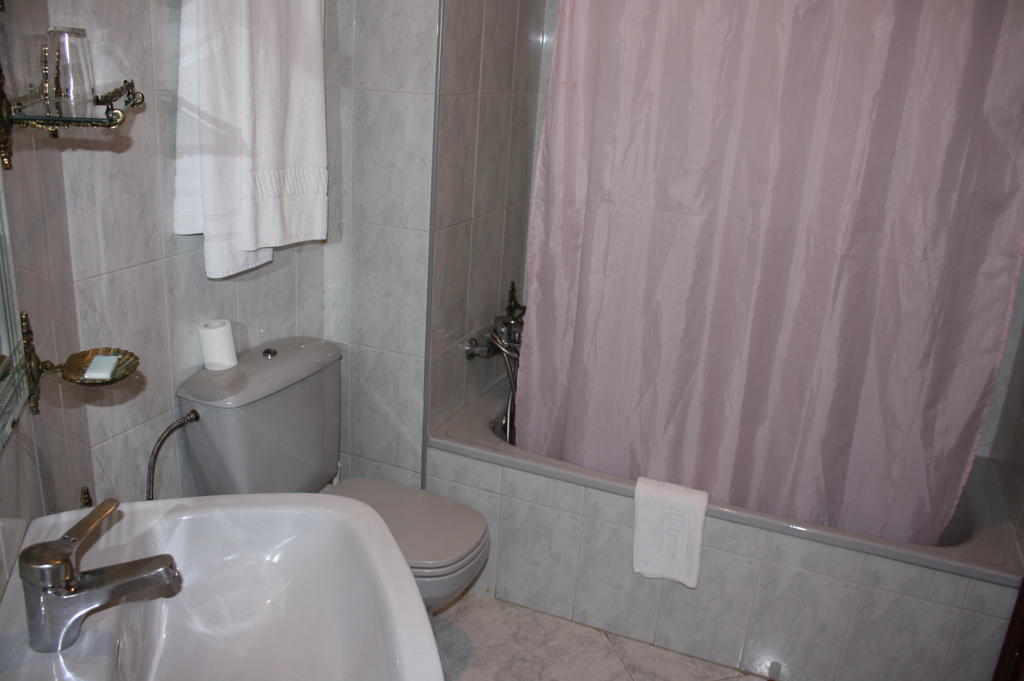 Hotel Cristaleiro Gondomar Habitación foto